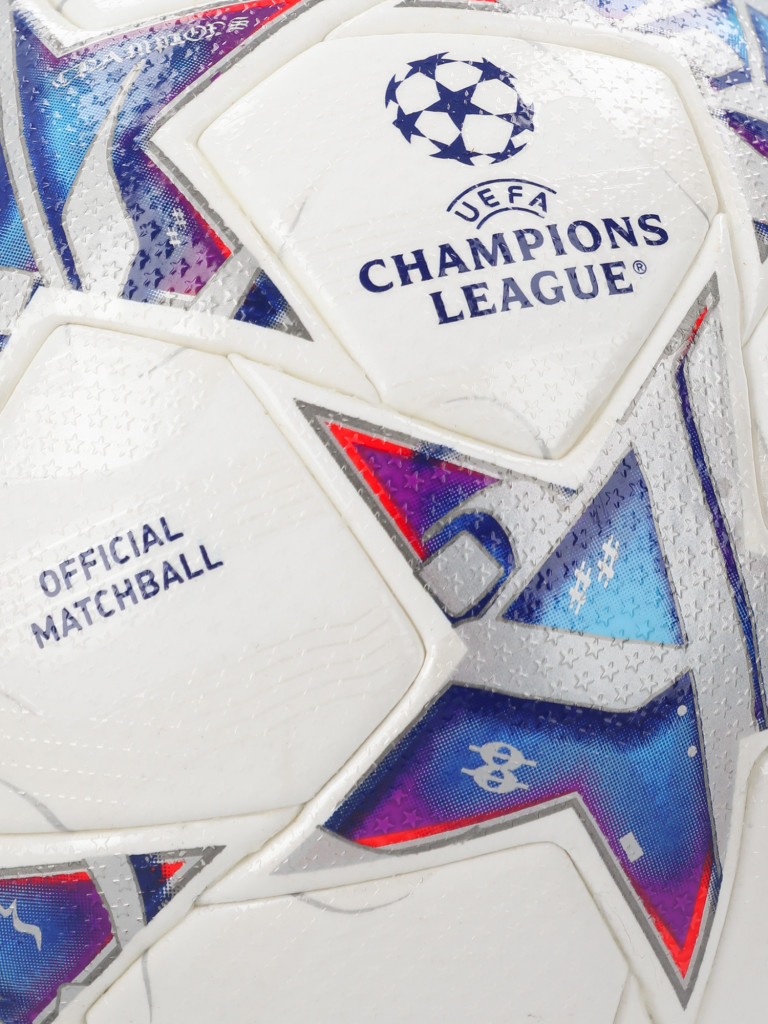 Мяч футбольный adidas UCL Pro