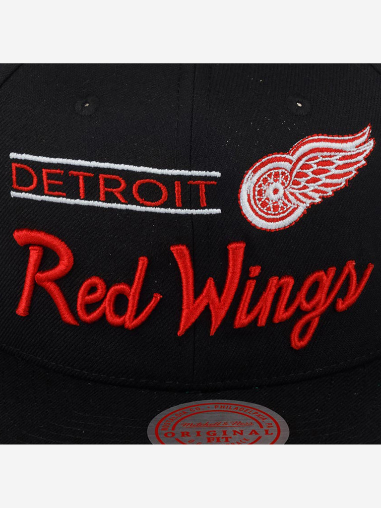 Бейсболка с прямым козырьком MITCHELL NESS 6HSSLD21213-DRWBLCK Detroit Red Wings NHL