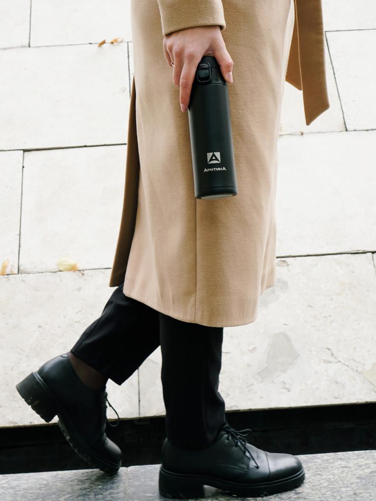 Термокружка вакуумная Арктика, 420 мл, со съемным ситечком, черная