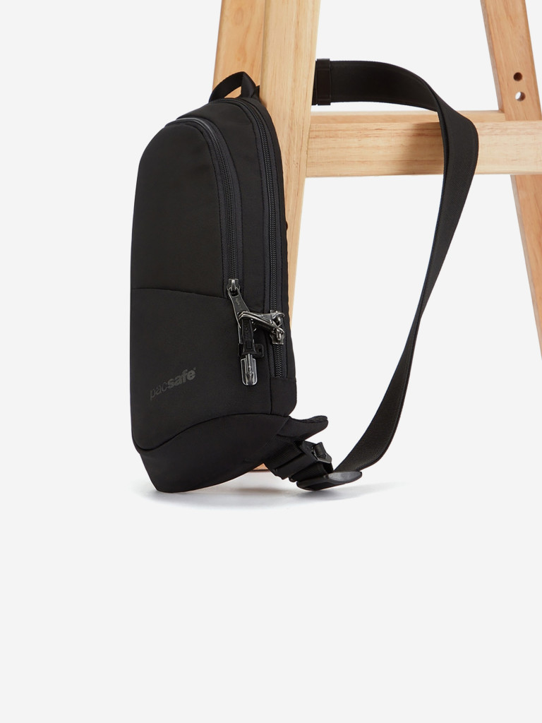 Сумка слинг антивор Pacsafe V Action Sling, черный, 2.5 л.