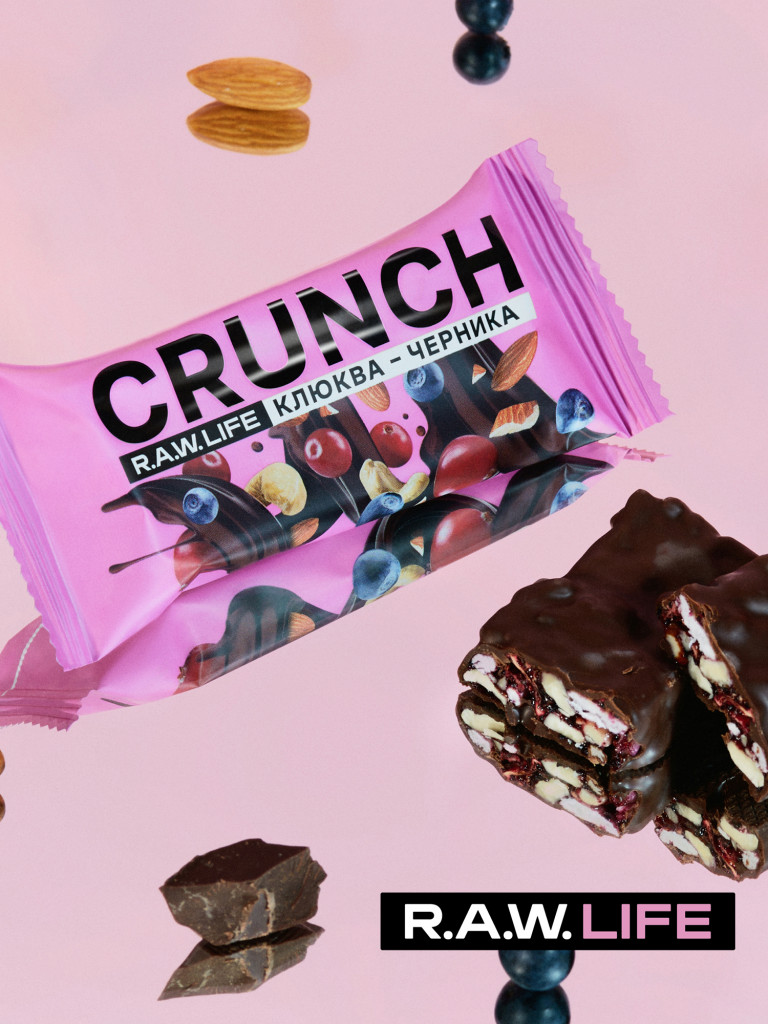 Энергетические батончики без сахара Роулайф R.A.W.LIFE CRUNCH с бельгийским шоколадом / Злаковые, натуральные, много орехов / Клюква-Черника 12 шт по 40 гр