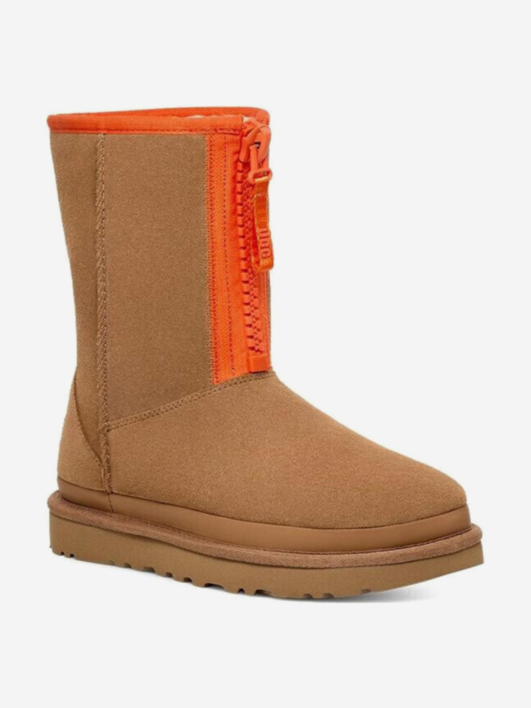 Сапоги утепленные UGG Classic Short Zipper Tape Logo