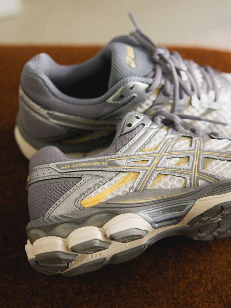 Кроссовки Asics GEL-Cumulus 16