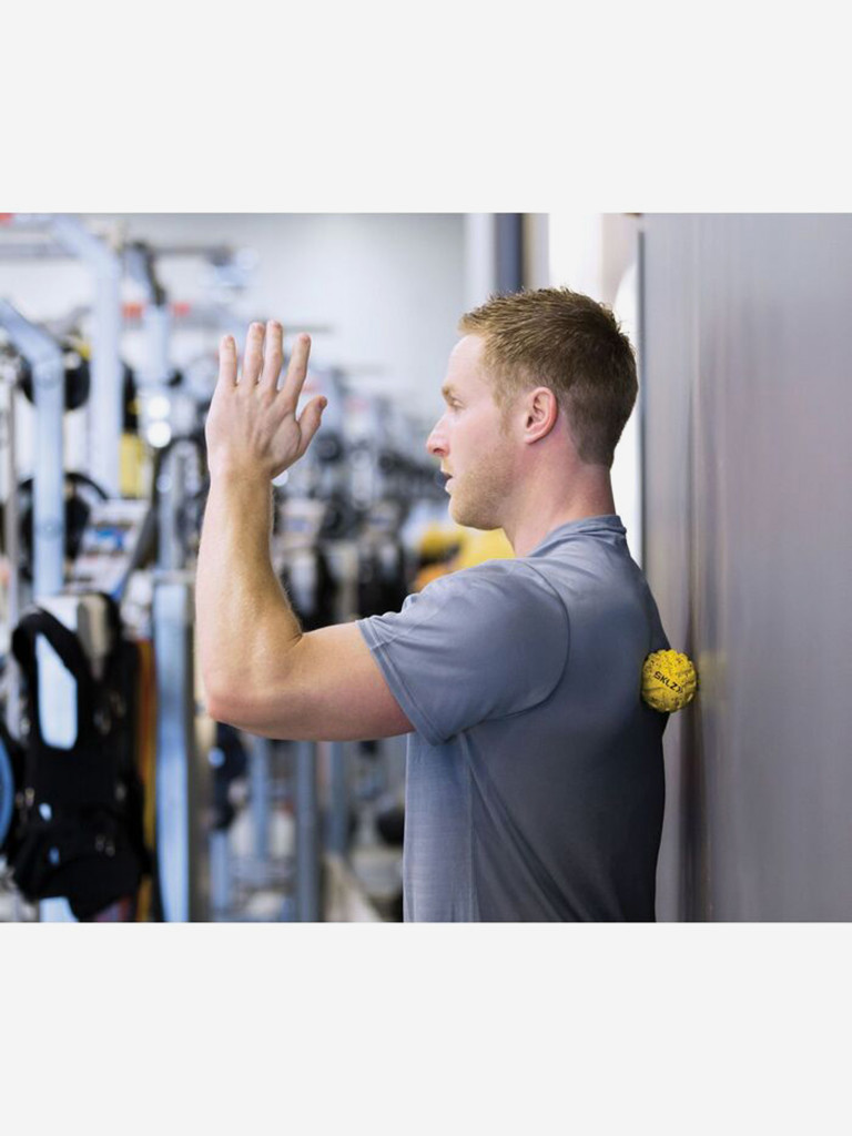 Массажный мяч для ступней, рельефный SKLZ желтый, 6,5 см