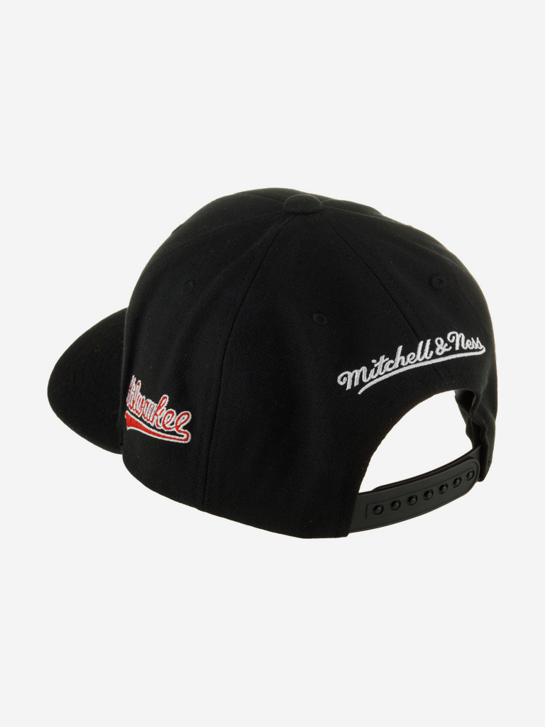 Бейсболка MITCHELL NESS HHSS6278-MBUYYPPPBLCK Milwaukee Bucks NBA (черный)