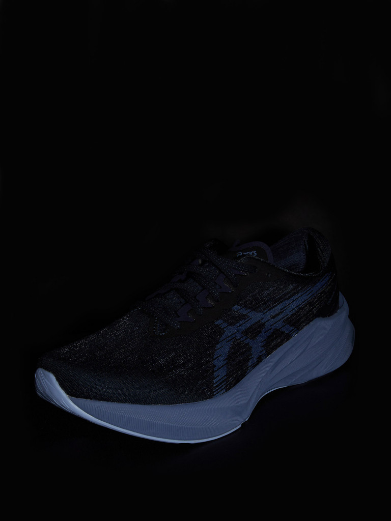 Кроссовки мужские ASICS Novablast 3