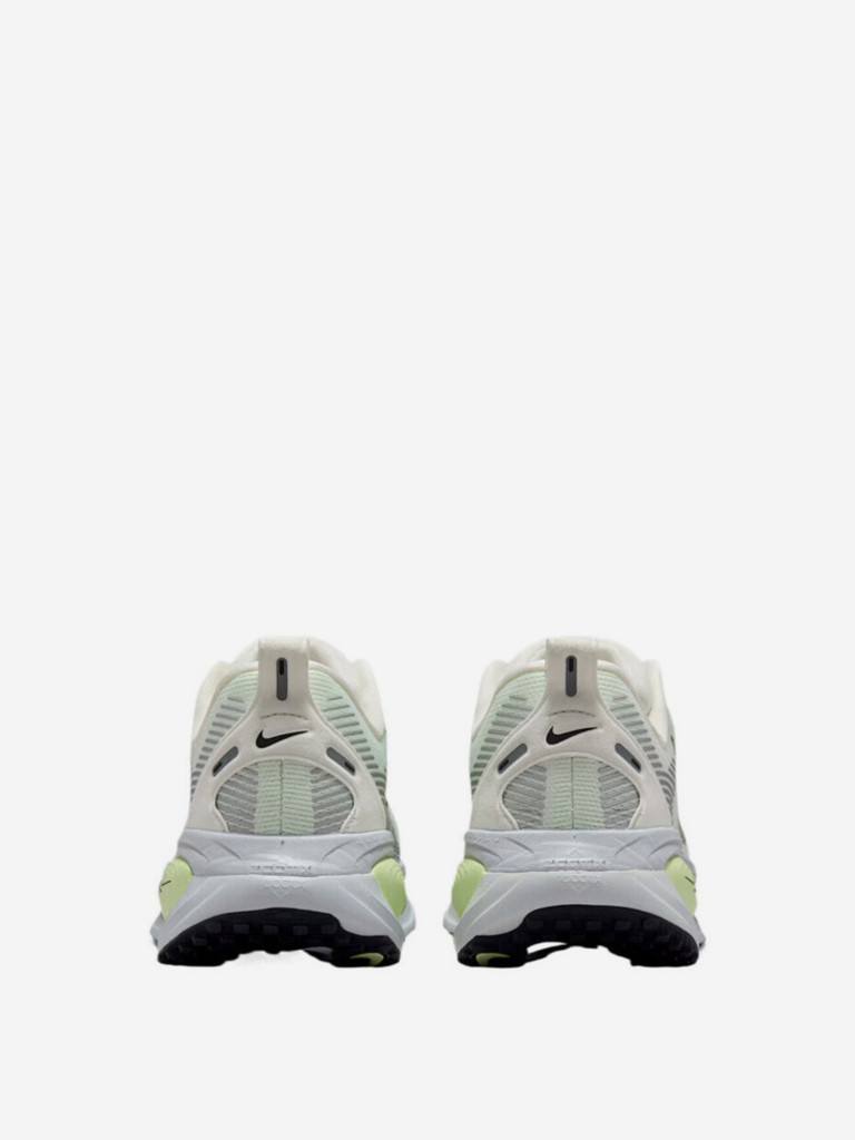 Кроссовки Nike Vomero 18