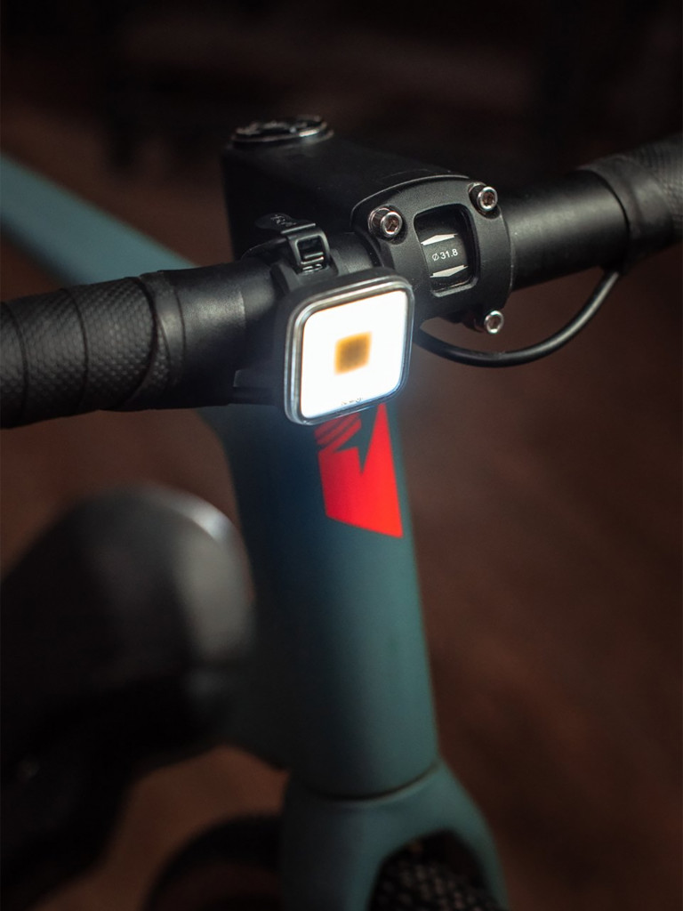 Фонарь передний Knog Blinder Square