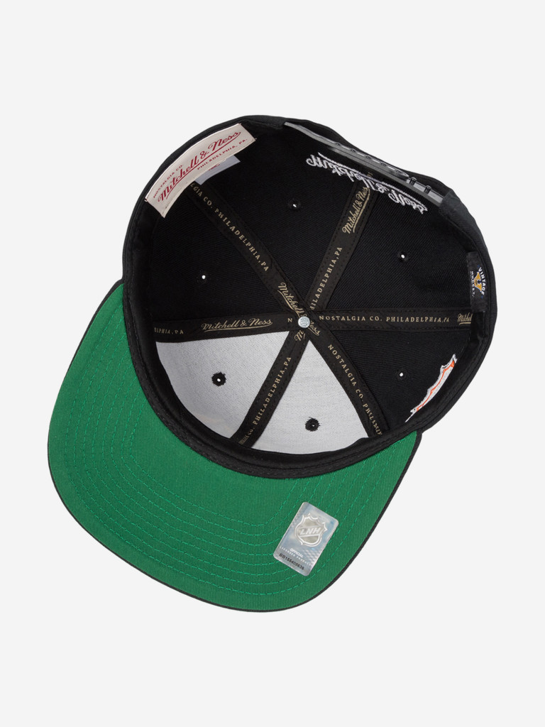 Бейсболка с прямым козырьком MITCHELL NESS HS8582-CBHBLCK Chicago Blackhawks NHL (черный)