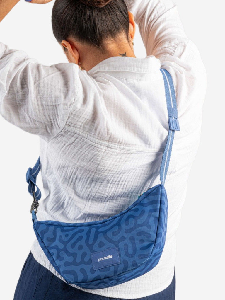 Сумка антивор Pacsafe GO Lunar crossbody, Cerulean Blue, 2,5 л.