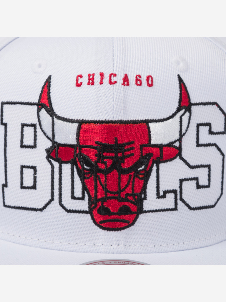 Бейсболка с прямым козырьком MITCHELL NESS HS10387-CBUWHIT Chicago Bulls NBA (белый)