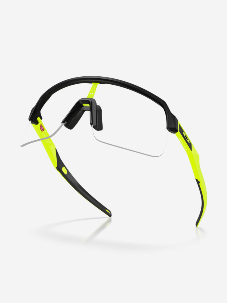Солнцезащитные очки Oakley Sutro Lite