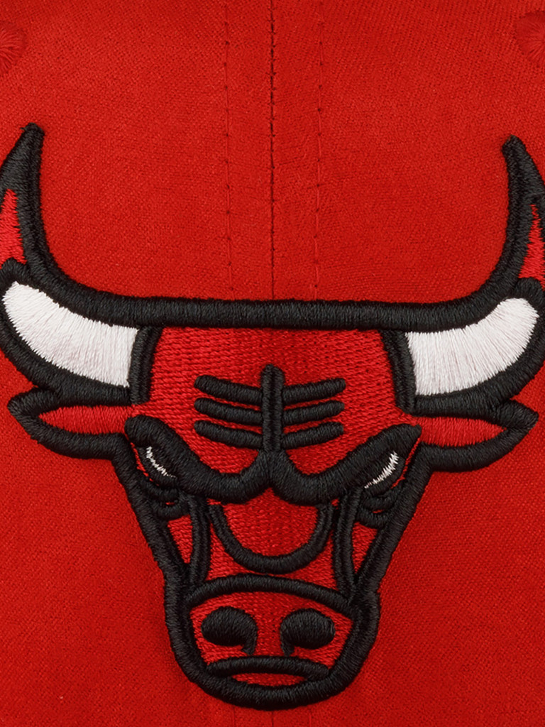 Бейсболка с прямым козырьком MITCHELL NESS HHSS7359-CBUYYPPPRED1 Chicago Bulls NBA (красный)