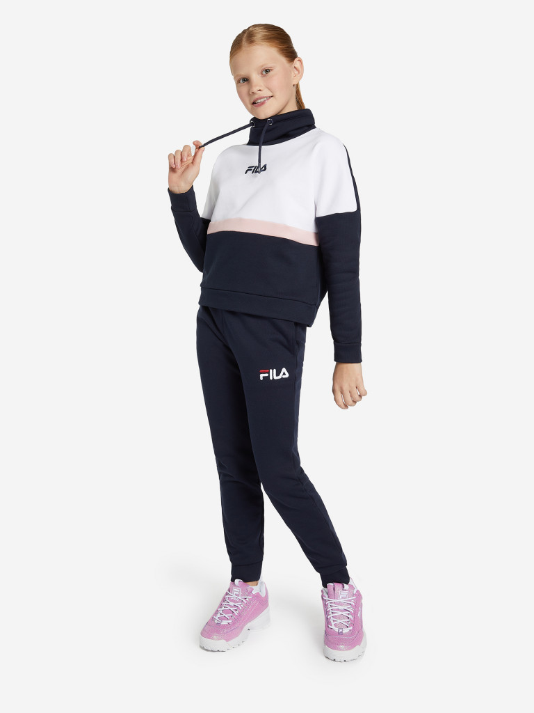 Худи fila для девочки. Девочка фила. Спортивный костюм fila. Спортивный костюм fila. Спортивный костюм фила для девочек.