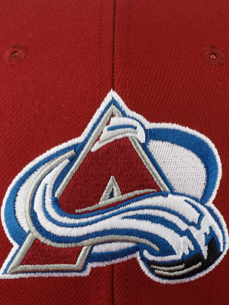 Бейсболка с прямым козырьком MITCHELL NESS 6HSSSH22089-CAVMARO Colorado Avalanche NHL (малиновый)