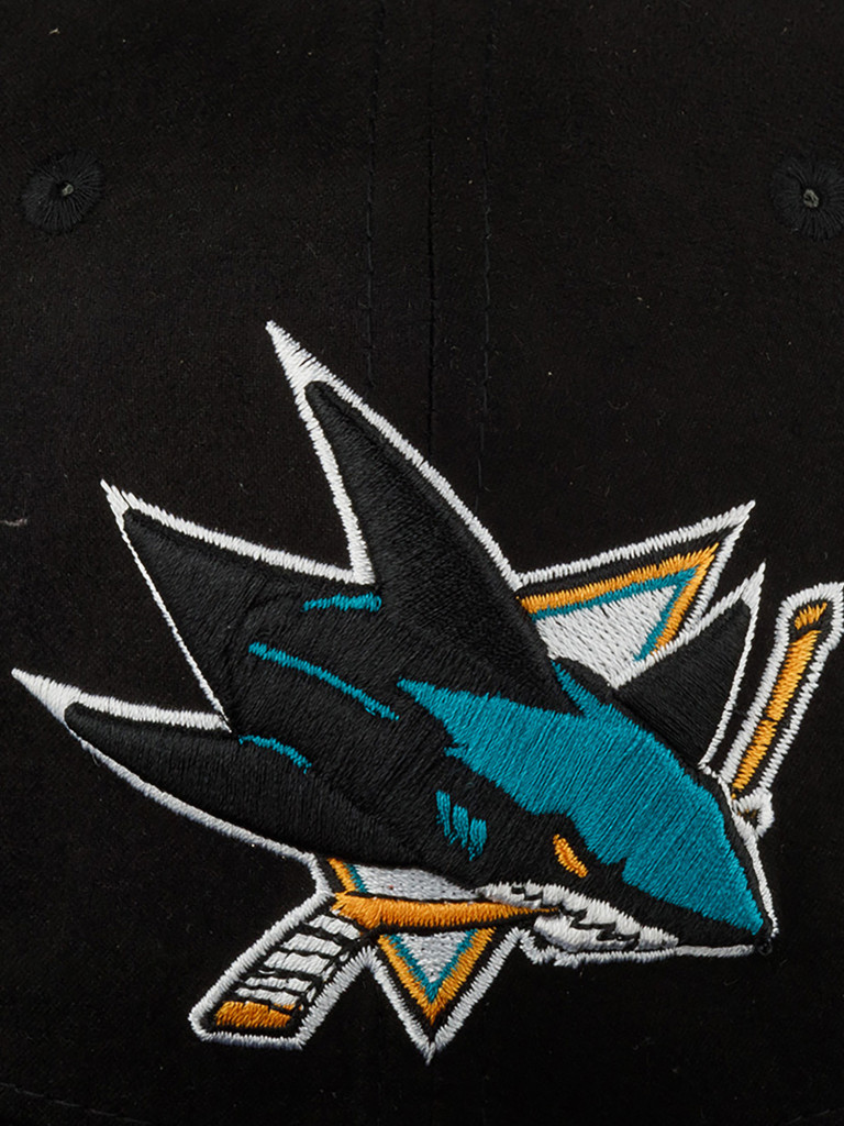 Бейсболка с прямым козырьком MITCHELL NESS HHSS7358-SJSYYPPPBLCK San Jose Sharks NHL (черный)