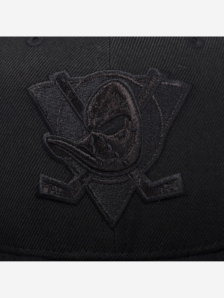 Бейсболка с прямым козырьком MITCHELL NESS HS11515-ADUBLCK Anaheim Ducks NHL (черный)