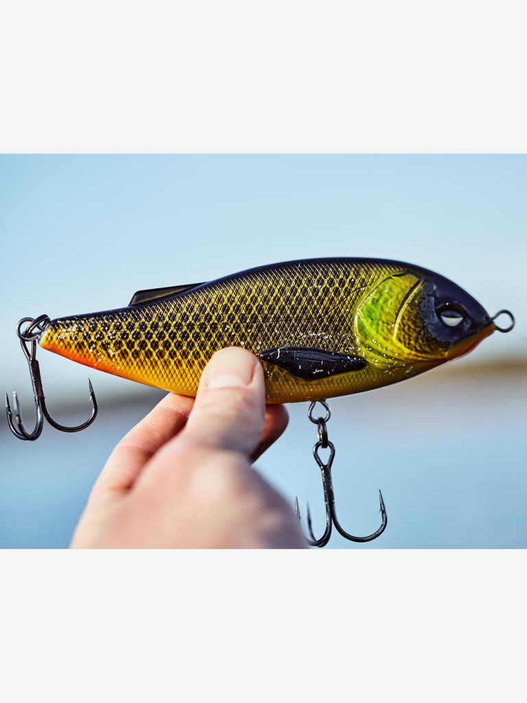 Воблер LUCKY JOHN BBS Original ARROW JERK S 015 см, джерк для крупного хищника