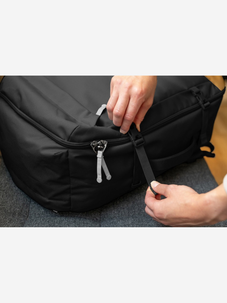 Рюкзак антивор Pacsafe GO Carry-on 44, черная смола, 44 л.