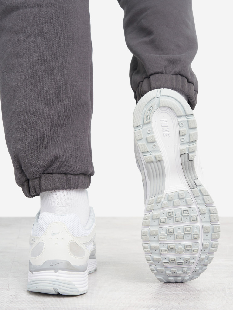 Кроссовки женские Nike P-6000