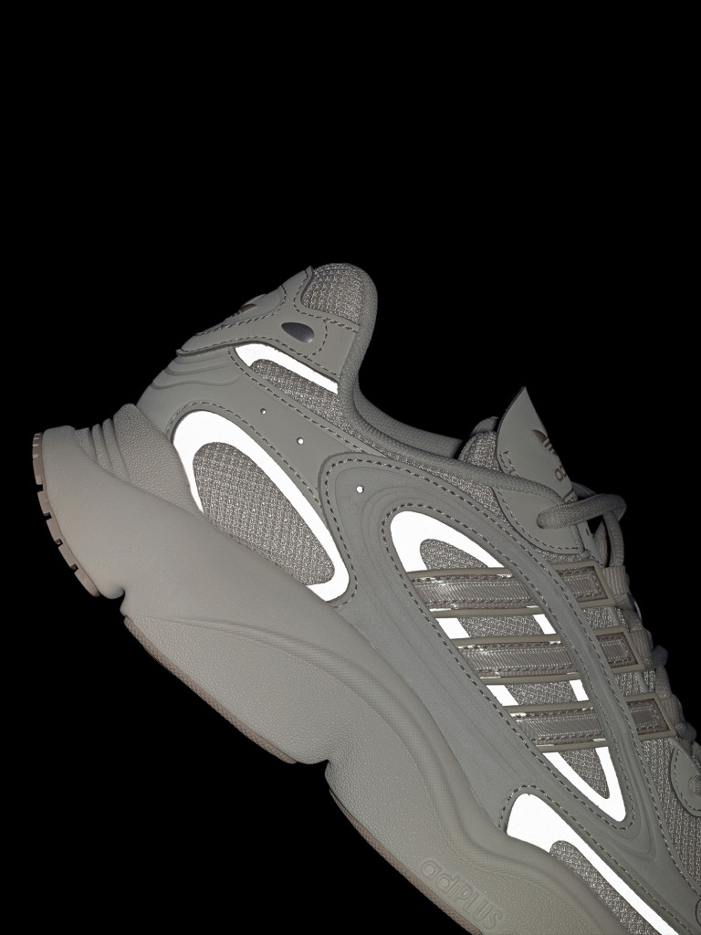 Кроссовки мужские adidas Ozmillen