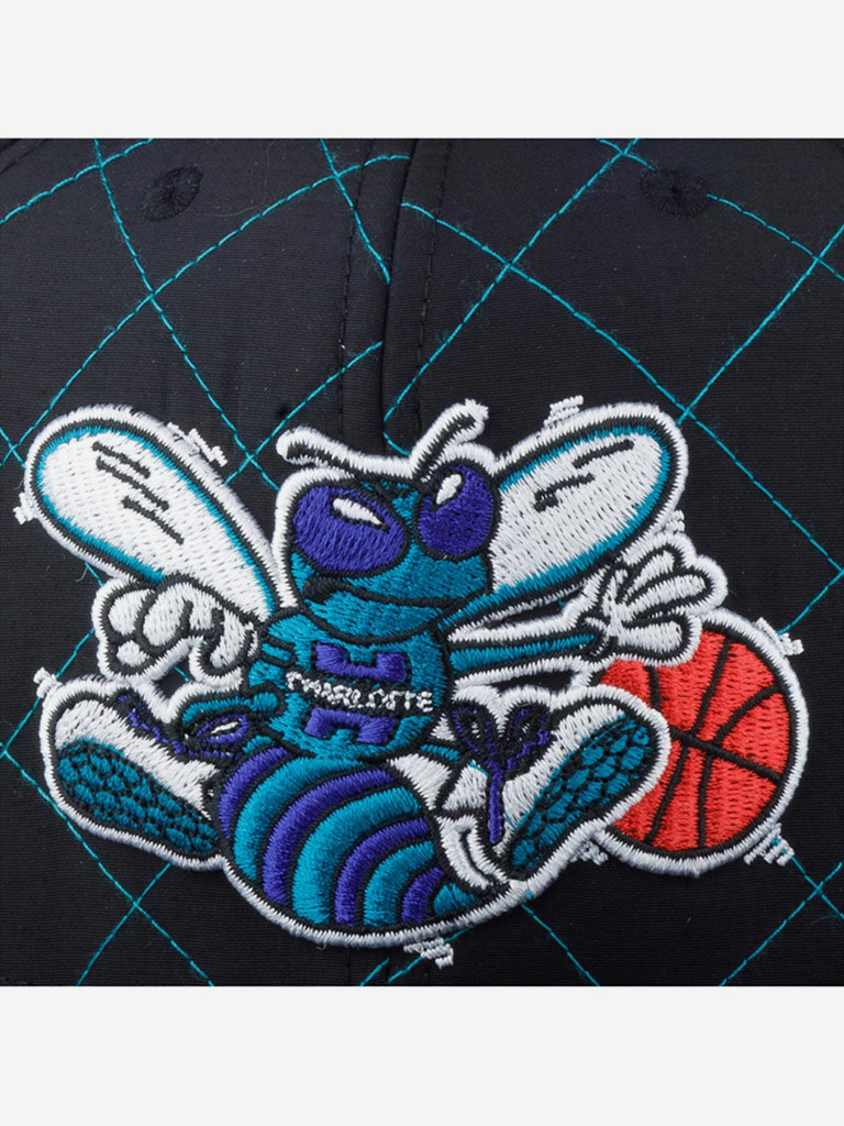 Бейсболка с прямым козырьком MITCHELL NESS HHSS1212-CHOYYPPPBLCK Charlotte Hornets NBA