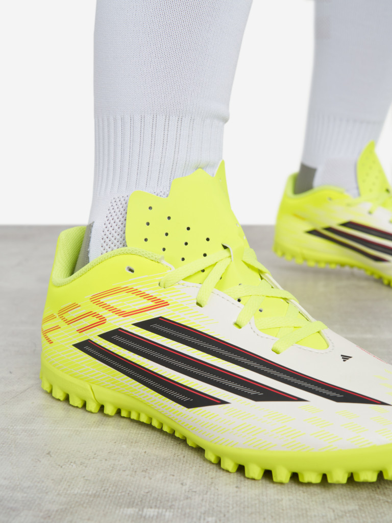 Бутсы для мальчиков adidas F50 Club Tf J