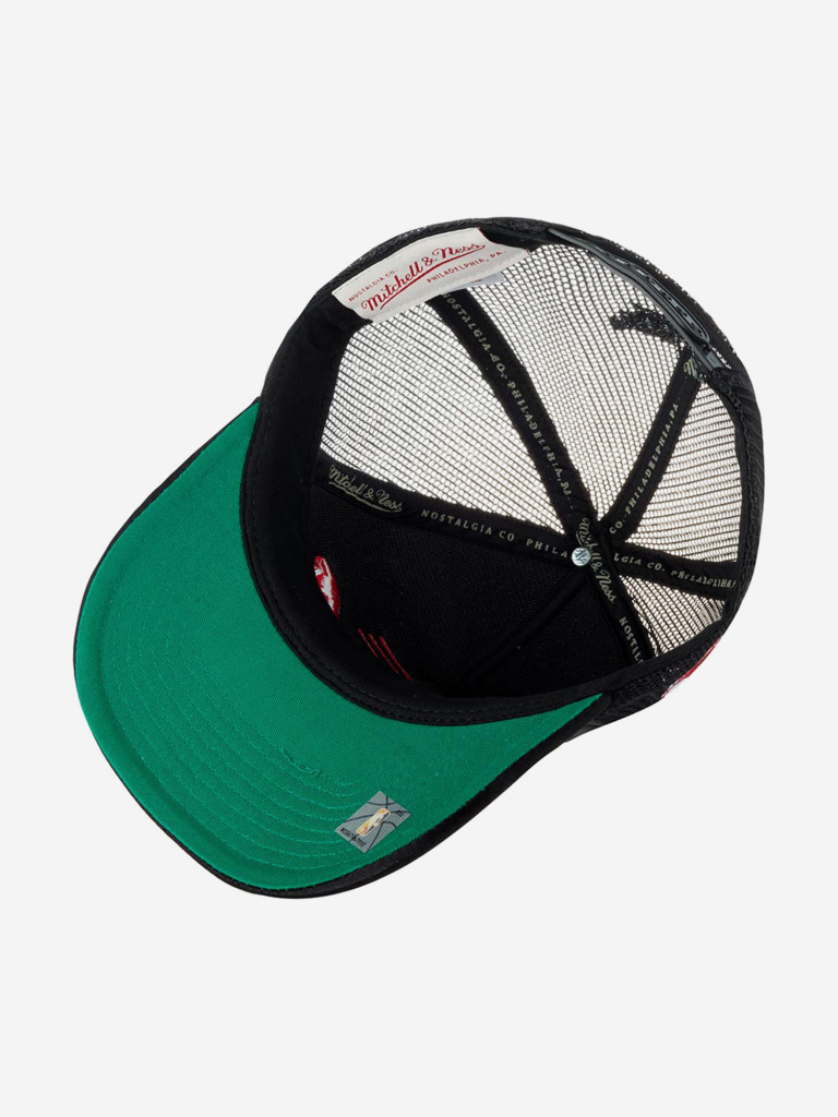 Бейсболка с сеточкой MITCHELL NESS HHSS3467-CBUYYPPPBLCK Chicago Bulls NBA