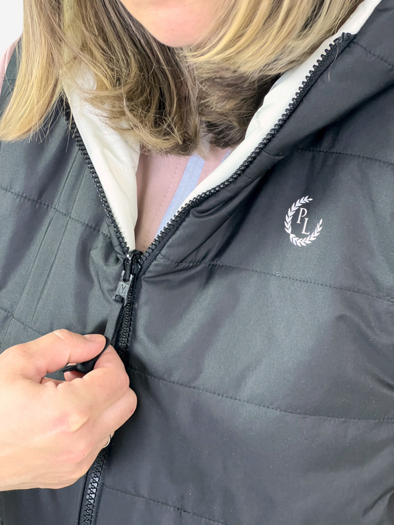 Жилетка женская утепленная двусторонняя с капюшоном Pater'c Legion