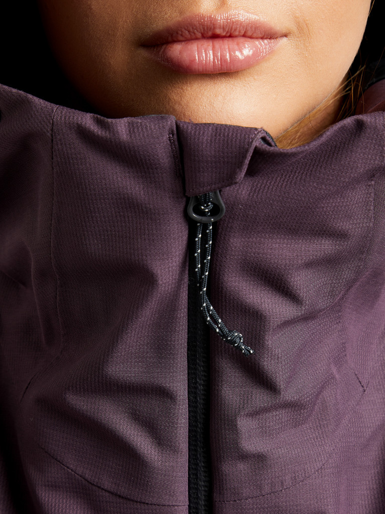 Куртка утепленная женская Mountain Hardwear Cloud Bank™ Gore Tex LT Insulated Jacket