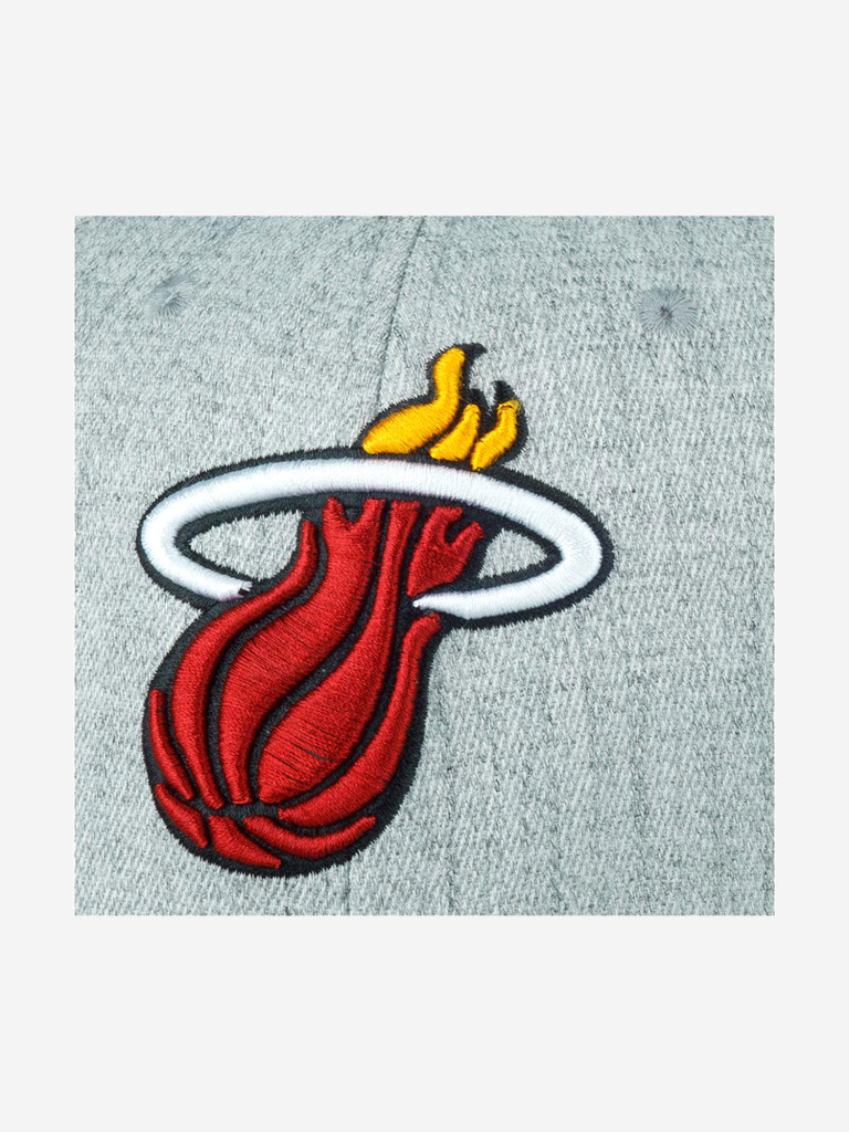 Бейсболка MITCHELL NESS HHSS3273-MHEYYPPPGYHT Miami Heat NBA (серый)